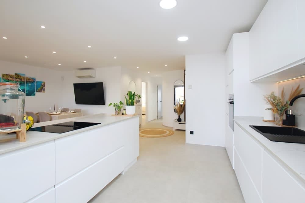 SON VERI NOU: RENOVATED PENTHOUSE WITH PRIVATE ROOFTOP TERRACE - 6