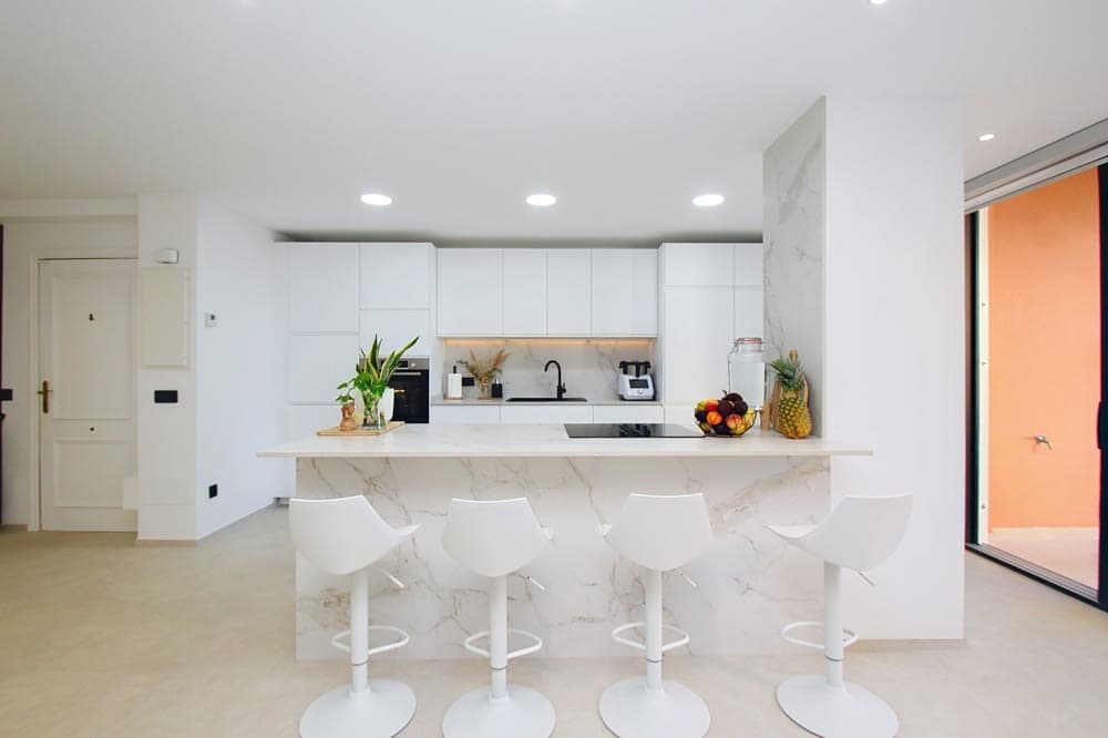 SON VERI NOU: RENOVATED PENTHOUSE WITH PRIVATE ROOFTOP TERRACE - 9
