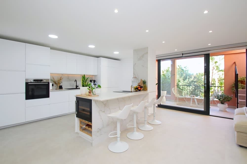 SON VERI NOU: RENOVATED PENTHOUSE WITH PRIVATE ROOFTOP TERRACE - 17
