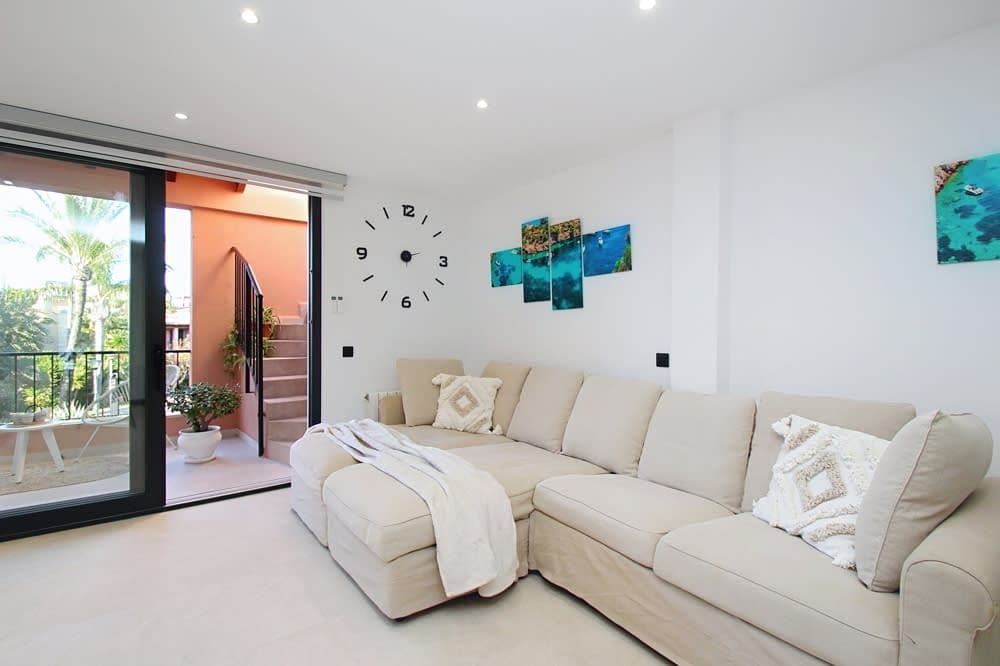 SON VERI NOU: RENOVATED PENTHOUSE WITH PRIVATE ROOFTOP TERRACE - 27